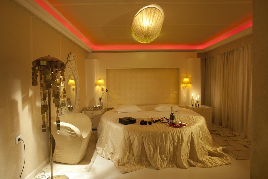 The Crystal Blue Hotel Atene Esterno foto