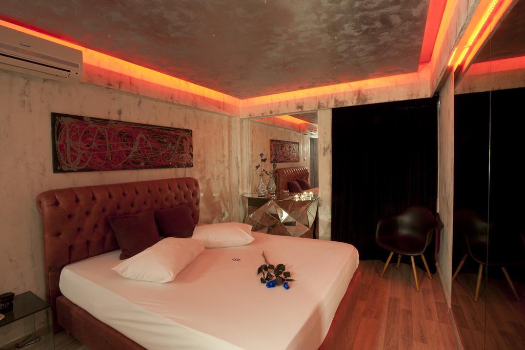 The Crystal Blue Hotel Atene Esterno foto