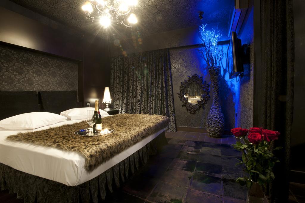 The Crystal Blue Hotel Atene Esterno foto