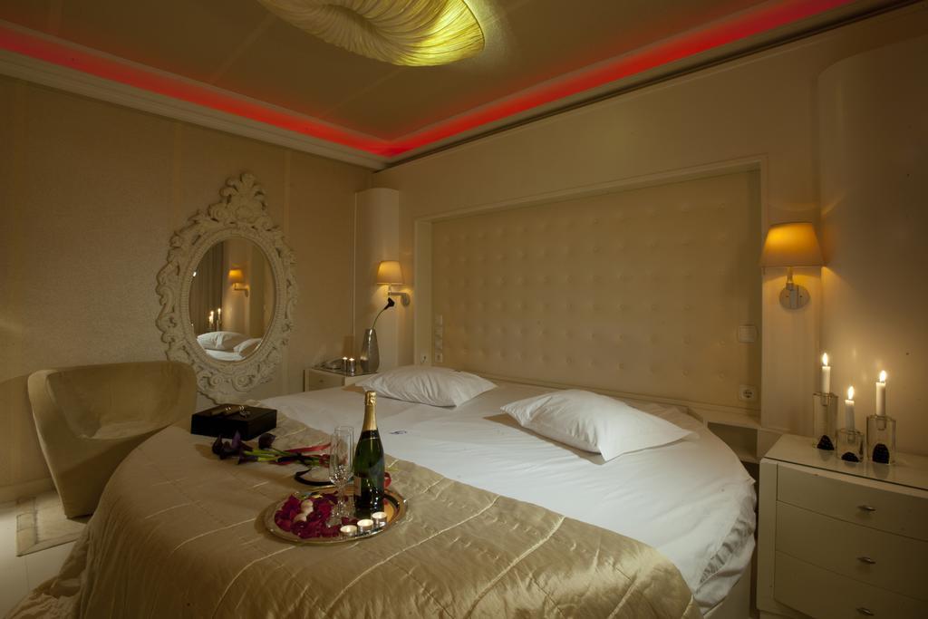 The Crystal Blue Hotel Atene Esterno foto