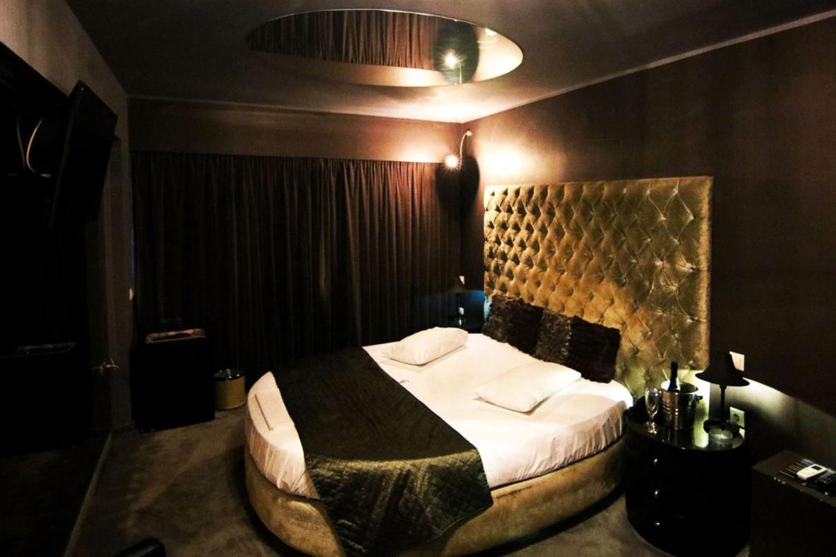 The Crystal Blue Hotel Atene Esterno foto